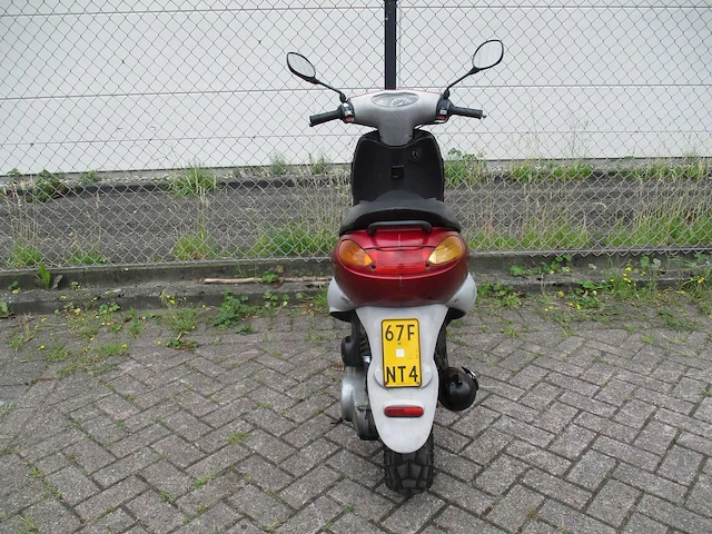 Peugeot - bromscooter - viva city 2 takt - scooter - afbeelding 10 van  11