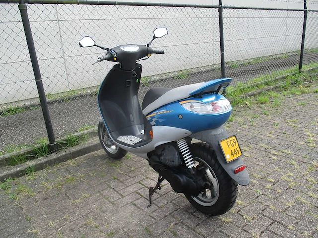 Peugeot - bromscooter - viva city basic - scooter - afbeelding 2 van  11