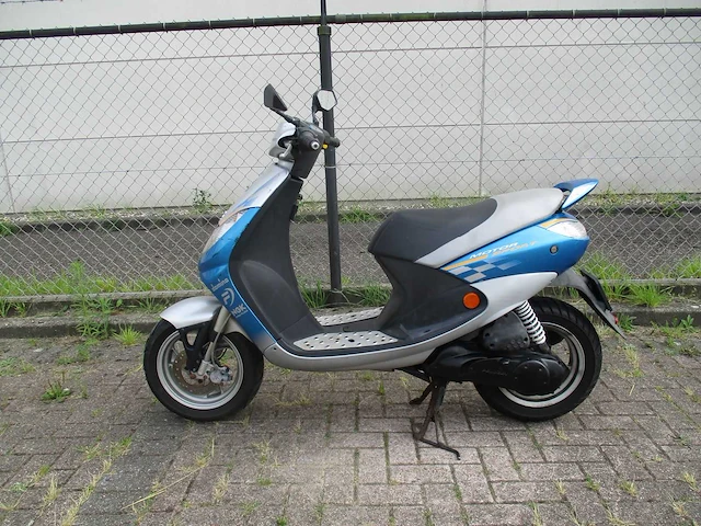 Peugeot - bromscooter - viva city basic - scooter - afbeelding 1 van  11