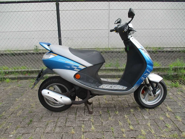 Peugeot - bromscooter - viva city basic - scooter - afbeelding 8 van  11