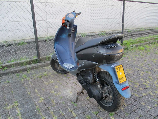 Peugeot - bromscooter - viva city sport line 2 takt - scooter - afbeelding 10 van  11