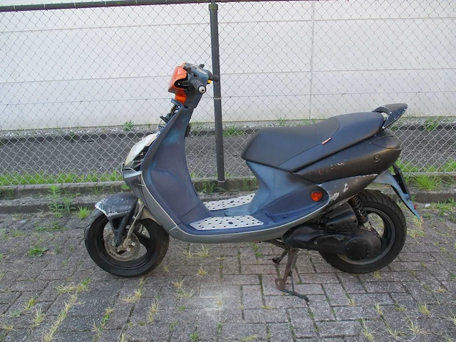Peugeot - bromscooter - viva city sport line 2 takt - scooter - afbeelding 1 van  11