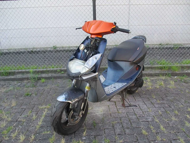 Peugeot - bromscooter - viva city sport line 2 takt - scooter - afbeelding 2 van  11