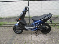 Peugeot - bromscooter 2 takt - speedfight2 a.c. - scooter - afbeelding 1 van  11