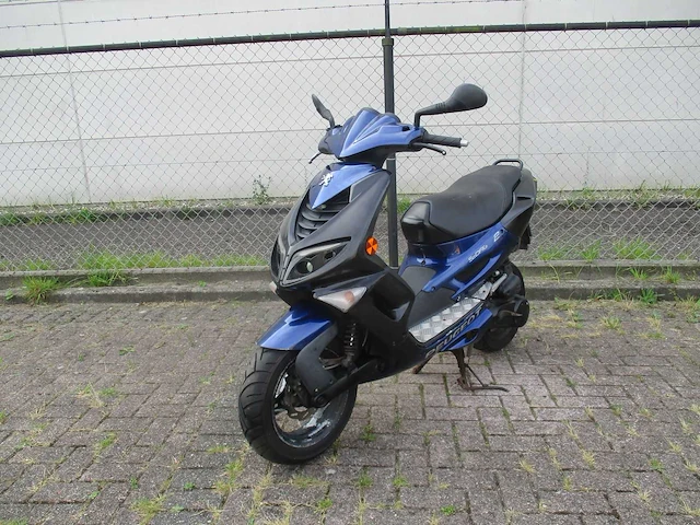 Peugeot - bromscooter 2 takt - speedfight2 a.c. - scooter - afbeelding 2 van  11