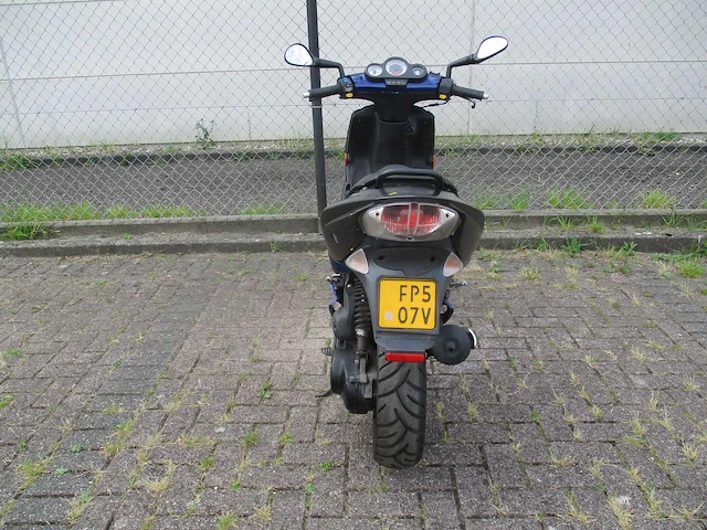 Peugeot - bromscooter 2 takt - speedfight2 a.c. - scooter - afbeelding 8 van  11