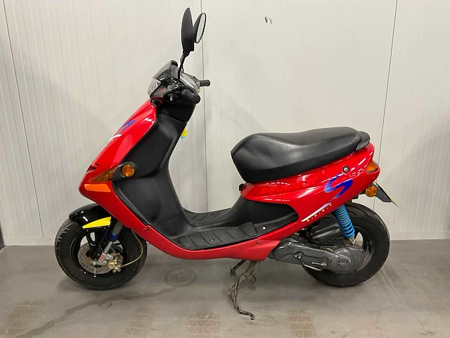 Peugeot - buxy - bromscooter - afbeelding 1 van  10