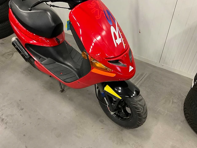 Peugeot - buxy - bromscooter - afbeelding 10 van  10