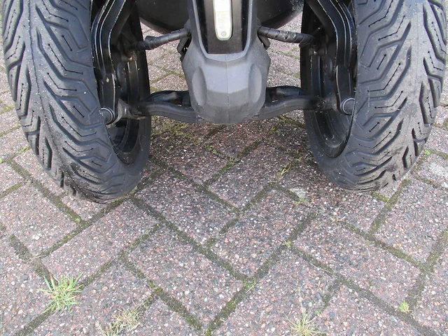 Peugeot - driewieler motorscooter - metropolis rs 400i - motorfiets - afbeelding 12 van  15