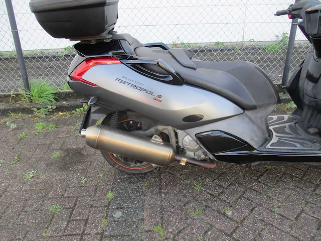 Peugeot - driewieler motorscooter - metropolis rs 400i - motorfiets - afbeelding 15 van  15