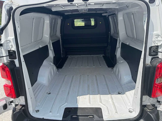 Peugeot - expert - 2.0 bluehdi 145 - vxl-46-h - 2023 - afbeelding 10 van  24