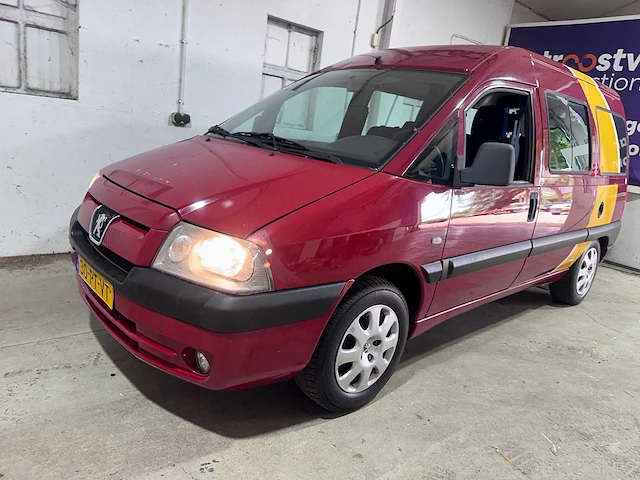 Peugeot - expert - 220c 2.0-16v 9 persoons- 30-pt-vt - afbeelding 1 van  17