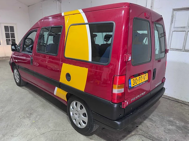 Peugeot - expert - 220c 2.0-16v 9 persoons- 30-pt-vt - afbeelding 11 van  17
