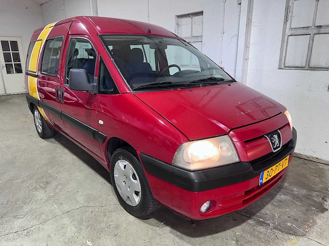 Peugeot - expert - 220c 2.0-16v 9 persoons- 30-pt-vt - afbeelding 15 van  17