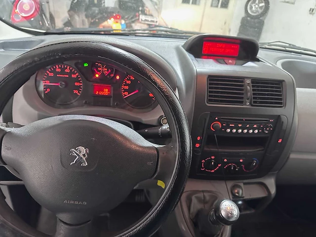 Peugeot - expert - 229 2.0 hdi l2h1 p+ - 6-vxj-62 - afbeelding 15 van  16