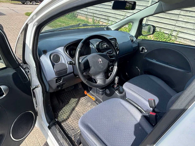 Peugeot - ion - active - car - 2011 - afbeelding 4 van  23