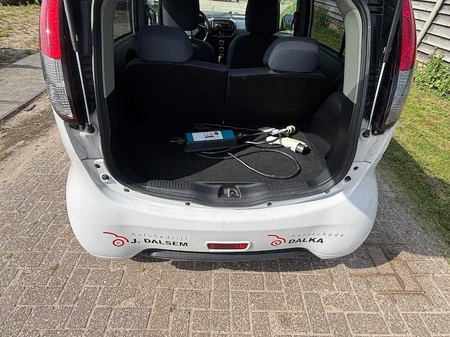Peugeot - ion - active - car - 2011 - afbeelding 8 van  23