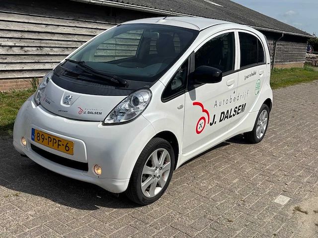 Peugeot - ion - active - car - 2011 - afbeelding 1 van  23