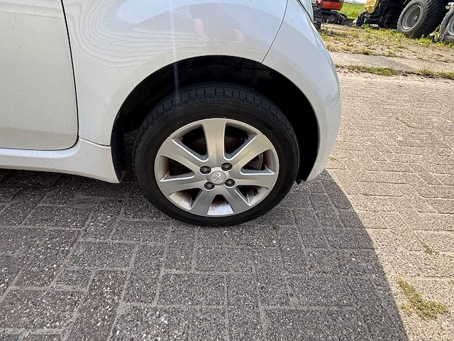 Peugeot - ion - active - car - 2011 - afbeelding 13 van  23