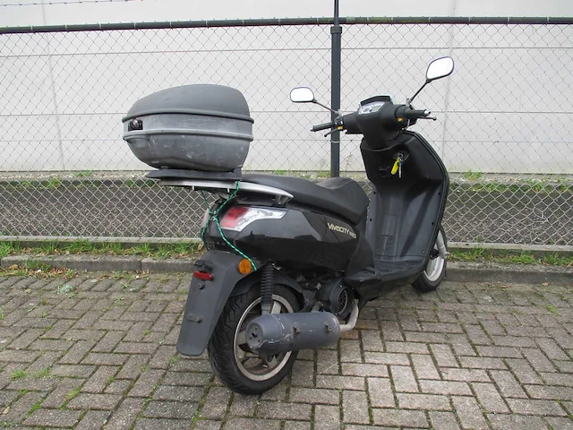 Peugeot - motorscooter - new viva city 125 - motorfiets - afbeelding 6 van  9