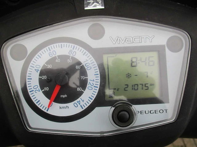 Peugeot - motorscooter - new viva city 125 - motorfiets - afbeelding 9 van  9