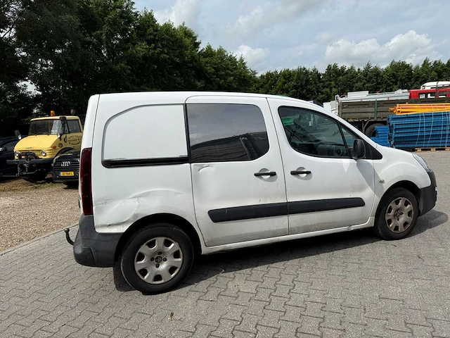 Peugeot - partner - 122 1.6 hdi l1 xr - bedrijfswagen - afbeelding 2 van  21