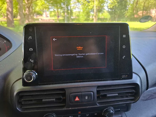 Peugeot - partner - 1.5 bluehdi pro - bedrijfswagen - afbeelding 3 van  24