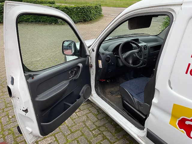 Peugeot - partner - 170c 1.6 hdi - bedrijfswagen - afbeelding 4 van  23