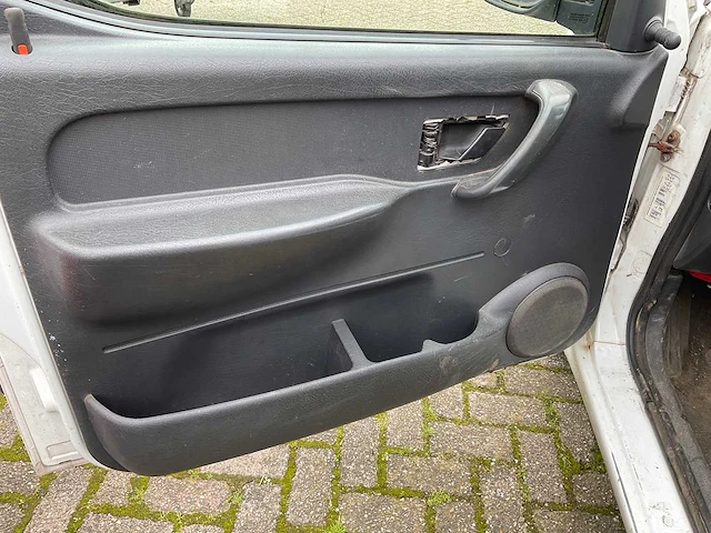 Peugeot - partner - 170c 1.6 hdi - bedrijfswagen - afbeelding 5 van  23
