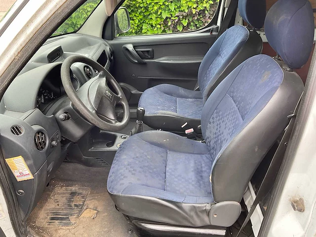 Peugeot - partner - 170c 1.6 hdi - bedrijfswagen - afbeelding 6 van  23