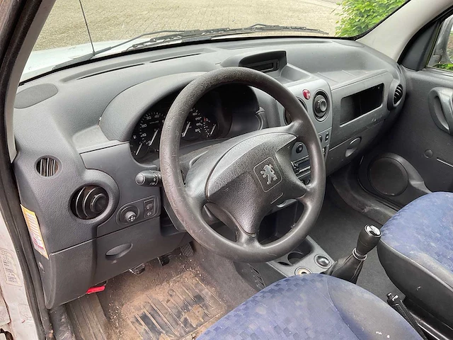 Peugeot - partner - 170c 1.6 hdi - bedrijfswagen - afbeelding 7 van  23