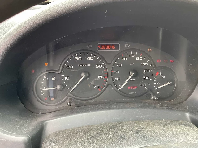 Peugeot - partner - 170c 1.6 hdi - bedrijfswagen - afbeelding 9 van  23