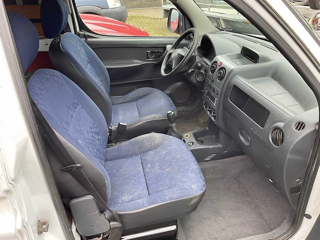 Peugeot - partner - 170c 1.6 hdi - bedrijfswagen - afbeelding 11 van  23