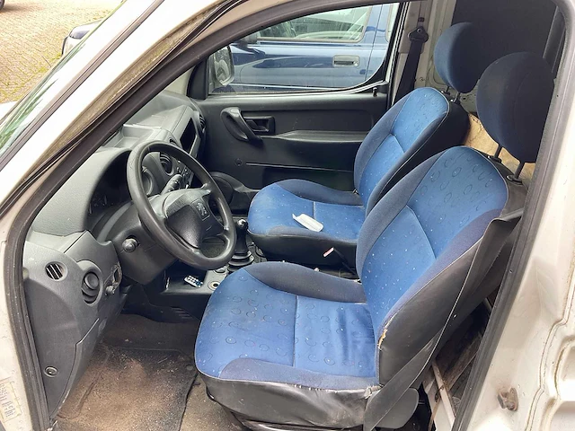 Peugeot - partner - 170c 1.9 d avant.500 - bedrijfswagen - afbeelding 4 van  19