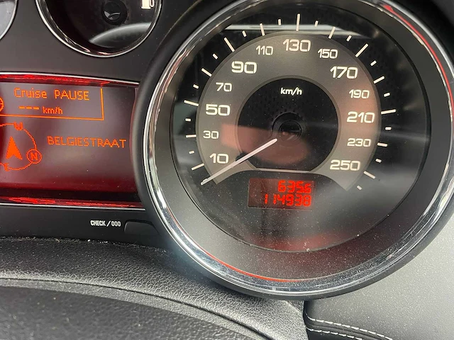 Peugeot - rcz - personenauto - 2013 - afbeelding 16 van  37