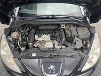 Peugeot - rcz - personenauto - 2013 - afbeelding 35 van  37