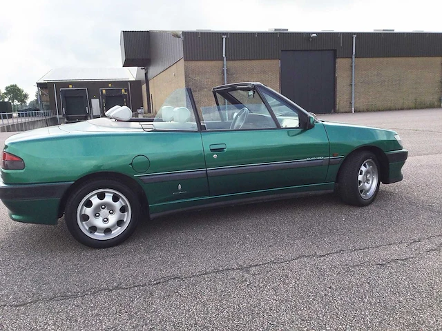 Peugeot - roland-garros cabrio - 306 - oldtimer - afbeelding 6 van  21
