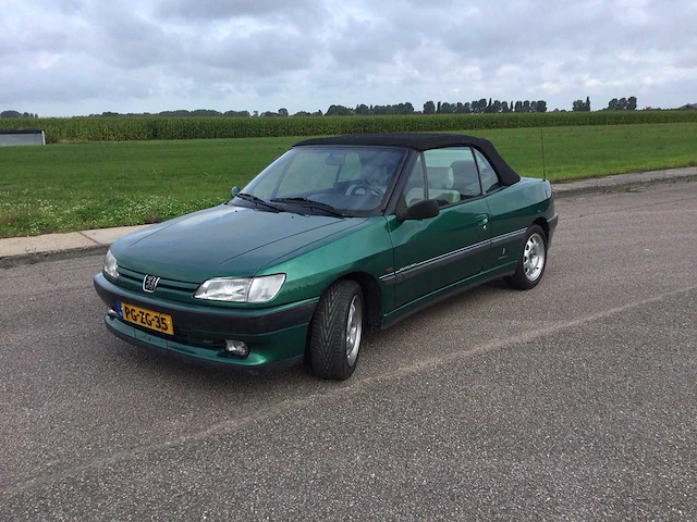 Peugeot - roland-garros cabrio - 306 - oldtimer - afbeelding 16 van  21