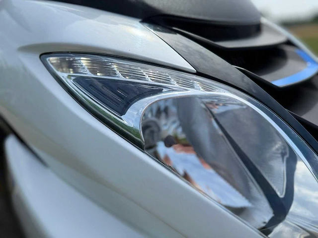 Peugeot - scooter - metropolis rs - 735km - h-014-vj - afbeelding 9 van  14