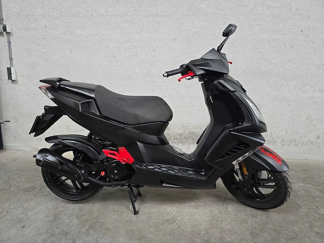 Peugeot - snorscooter - kisbee 4t - 25km uitvoering drf86r - afbeelding 2 van  7
