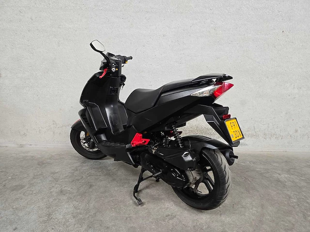 Peugeot - snorscooter - kisbee 4t - 25km uitvoering drf86r - afbeelding 6 van  7