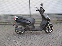 Peugeot - snorscooter - kisbee 4t - scooter - afbeelding 8 van  11
