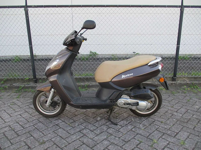 Peugeot - snorscooter - kisbee 4t - scooter - afbeelding 1 van  11