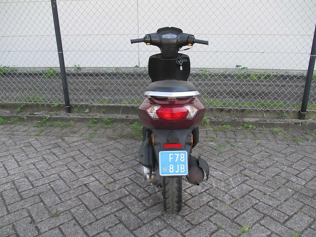 Peugeot - snorscooter - kisbee 4t - scooter - afbeelding 10 van  11
