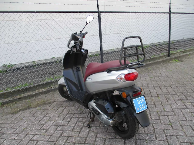 Peugeot - snorscooter - kisbee 4t injectie - scooter - afbeelding 2 van  11