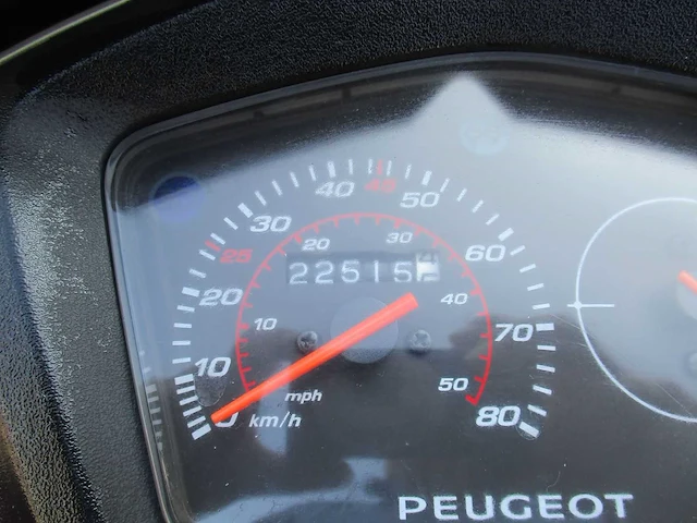 Peugeot - snorscooter - kisbee 4t injectie - scooter - afbeelding 3 van  11