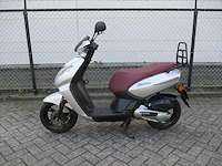 Peugeot - snorscooter - kisbee 4t injectie - scooter - afbeelding 1 van  11