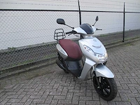 Peugeot - snorscooter - kisbee 4t injectie - scooter - afbeelding 7 van  11