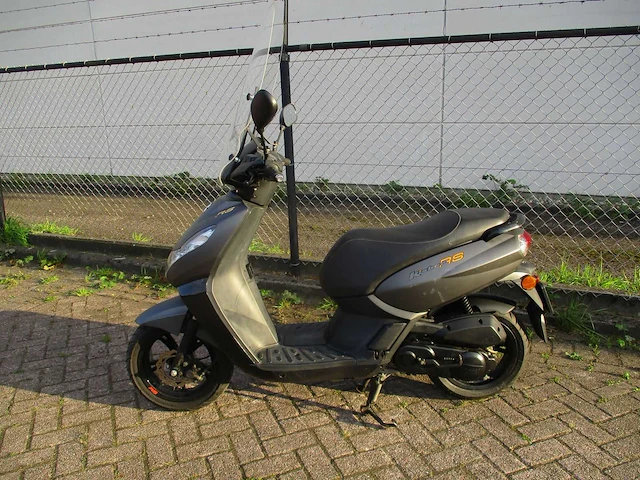 Peugeot - snorscooter - kisbee rs 4t - scooter - afbeelding 1 van  11