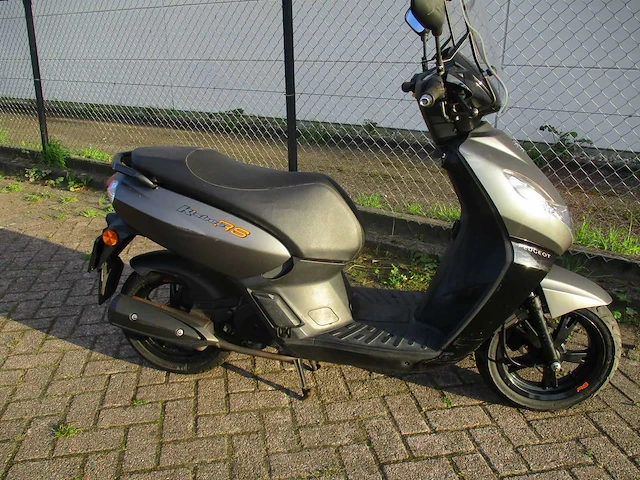 Peugeot - snorscooter - kisbee rs 4t - scooter - afbeelding 8 van  11